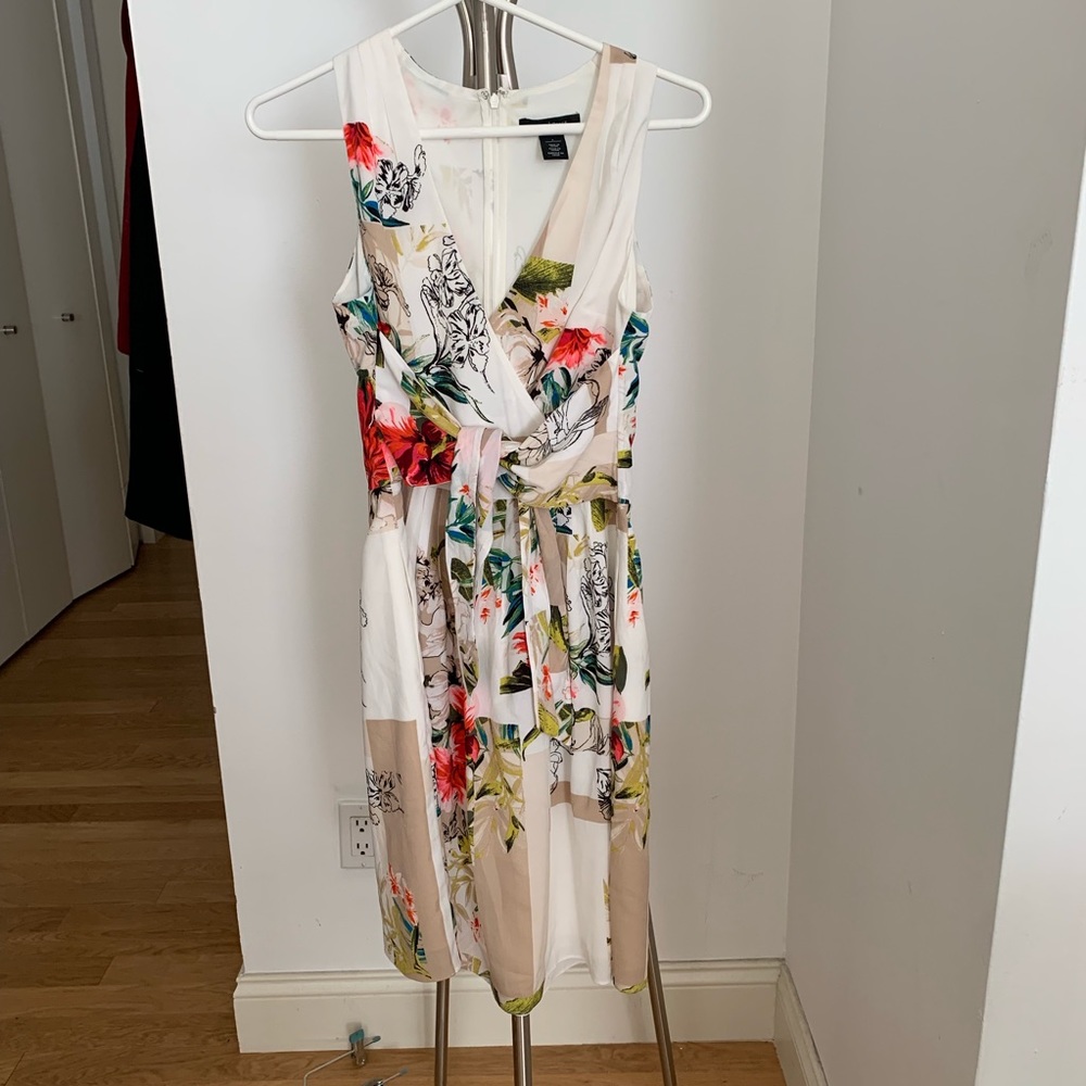 WHITE HOUSE BLACK MARKET wrap dress